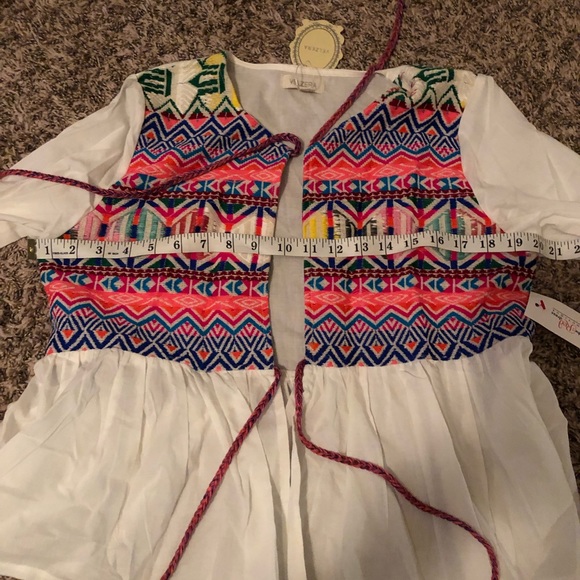 3/4 length sleeve embroidered jacket - Picture 8 of 9